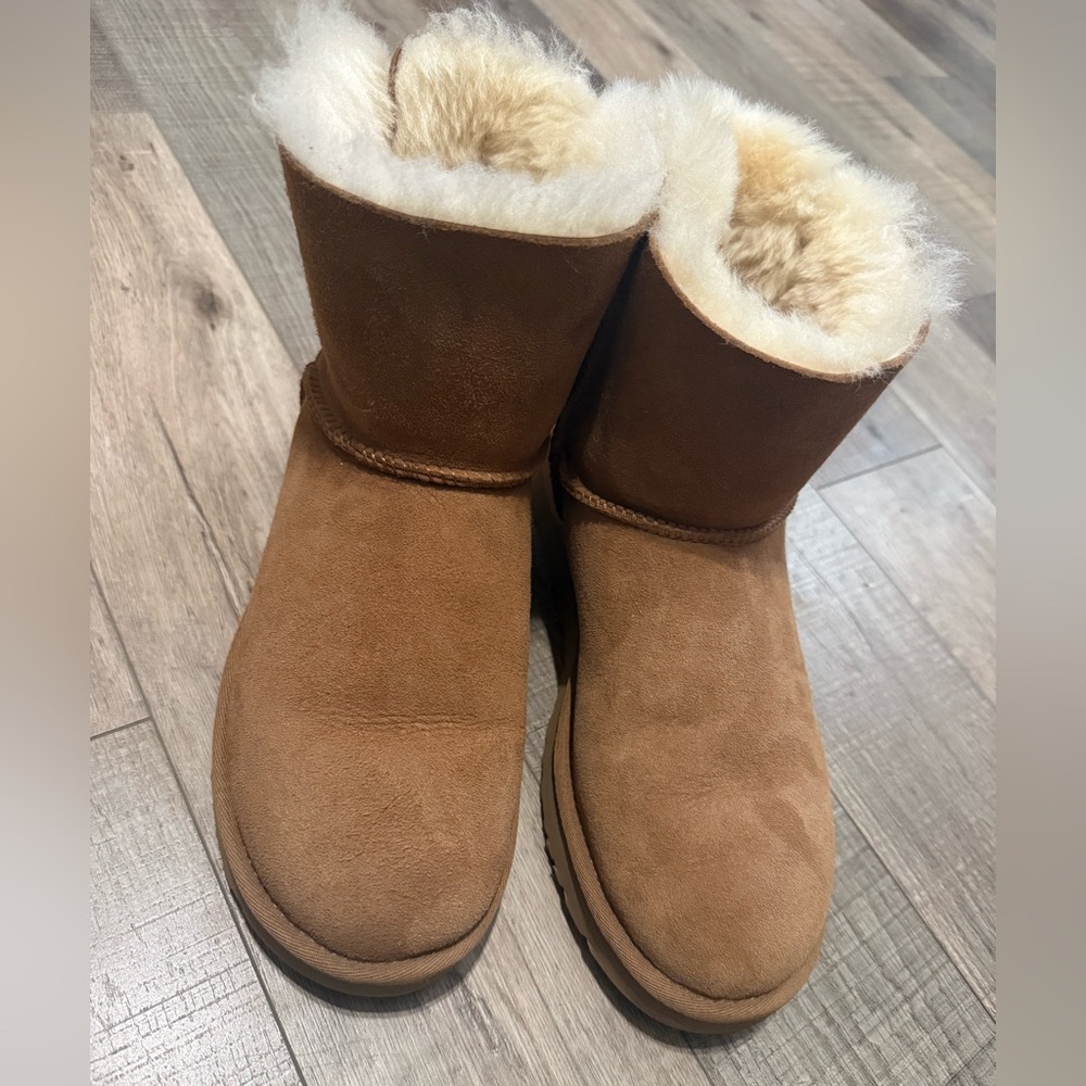 UGG Chestnut Mini Bailey Bow II Boots